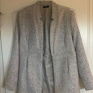 Vici Women's Black and White Patterned Blazer